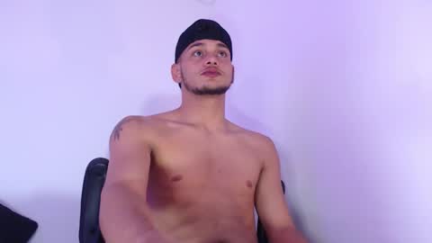 adrian_ferrebusxxx online show from December 22, 2:36 pm