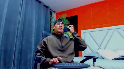   online show from March 3, 11:49 am