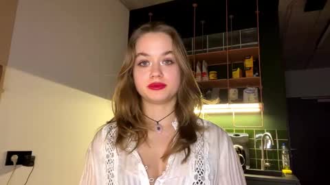 adrianaelizy online show from February 6, 11:48 pm