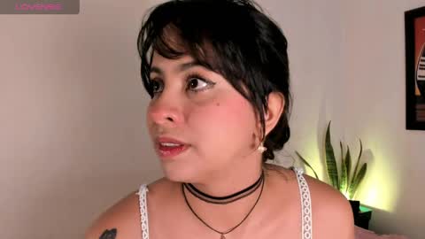 adrianny online show from April 16, 2:51 pm