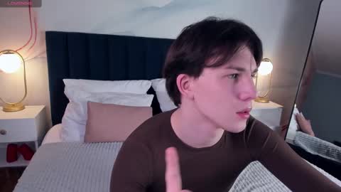 adrianoaubert online show from March 10, 3:12 am