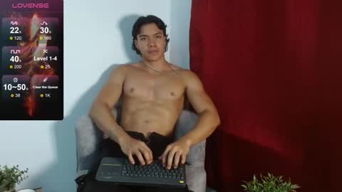 Snapshot of adriel_escalante chatting on September 14, 2:00 am adriel_escalante online show from September 14, 2:00 am