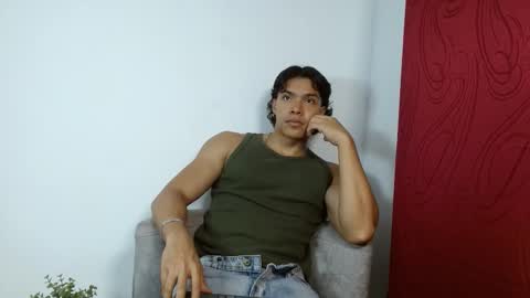 Snapshot of adriel_escalante chatting on October 2, 1:45 am adriel_escalante online show from October 2, 1:45 am