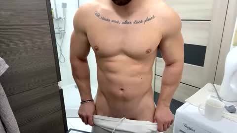 Snapshot of advp69 chatting on November 24, 6:46 am Mrrfitt online show from November 24, 6:46 am