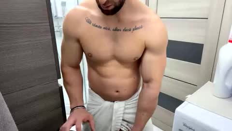 Snapshot of advp69 chatting on December 2, 8:19 am Mrrfitt online show from December 2, 8:19 am