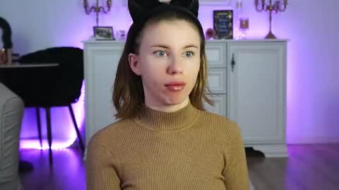 Snapshot of aelia_anara chatting on November 3, 3:30 am Aelia online show from November 3, 3:30 am