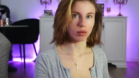 Snapshot of aelia_anara chatting on November 4, 4:00 am Aelia online show from November 4, 4:00 am