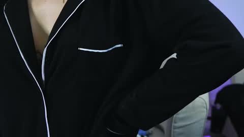 Snapshot of aelia_anara chatting on November 17, 5:02 am Aelia online show from November 17, 5:02 am