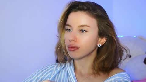 Aelia online show from March 3, 6:25 pm