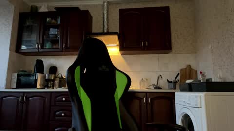 Snapshot of aevra chatting on March 2, 4:21 pm vegans taste better online show from March 2, 4:21 pm