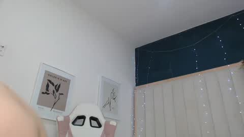 Snapshot of africa_holmes chatting on March 11, 8:41 am Africa online show from March 11, 8:41 am