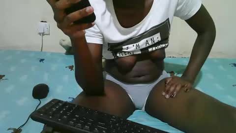 Snapshot of african_pussy2 chatting on March 11, 5:57 pm african_pussy2 online show from March 11, 5:57 pm