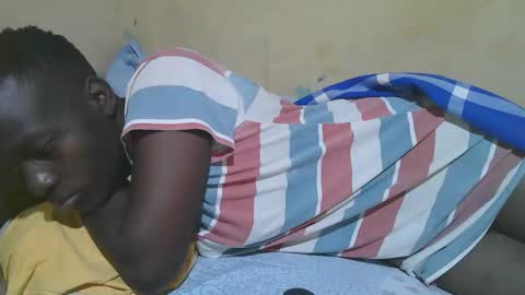 Snapshot of african_pussy2 chatting on October 27, 4:16 am african_pussy2 online show from October 27, 4:16 am