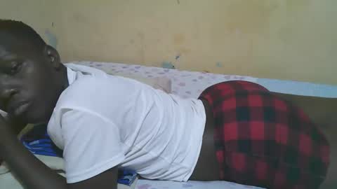 Snapshot of african_pussy2 chatting on November 12, 7:13 pm african_pussy2 online show from November 12, 7:13 pm