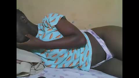 Snapshot of african_pussy2 chatting on December 16, 6:46 pm african_pussy2 online show from December 16, 6:46 pm