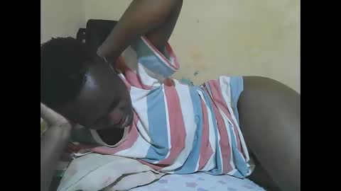 Snapshot of african_pussy2 chatting on December 17, 7:25 am african_pussy2 online show from December 17, 7:25 am