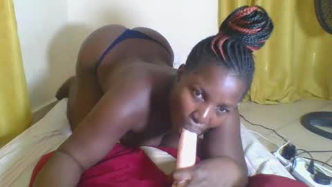 Snapshot of africanbeauty4 chatting on October 2, 12:06 am ELIZABETH online show from October 2, 12:06 am