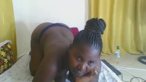 Snapshot of africanbeauty4 chatting on October 14, 7:36 pm ELIZABETH online show from October 14, 7:36 pm