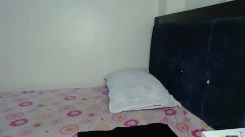 Mia online show from October 8, 9:56 pm