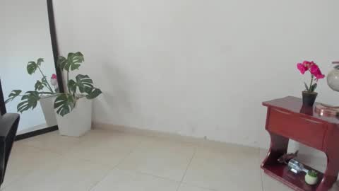 Snapshot of afrodita3123 chatting on November 18, 2:43 pm Lorena online show from November 18, 2:43 pm