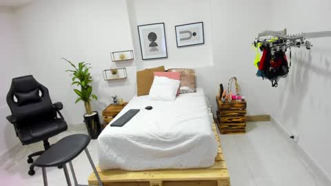 Afrodita online show from December 4, 9:02 pm