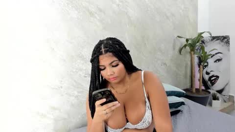 Snapshot of afrodita_roos_ chatting on September 17, 12:18 pm Afrodita Ross online show from September 17, 12:18 pm