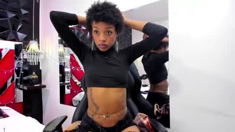 Snapshot of afroditagreenn chatting on January 11, 1:01 pm Afrodita online show from January 11, 1:01 pm