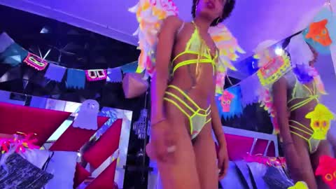 Snapshot of afroditagreenn chatting on October 31, 12:11 am Afrodita online show from October 31, 12:11 am