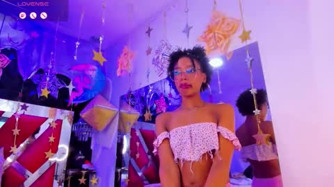 Snapshot of afroditagreenn chatting on November 26, 6:53 pm Afrodita online show from November 26, 6:53 pm