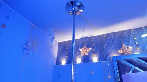 Snapshot of afroditagreenn chatting on December 13, 7:53 pm Afrodita online show from December 13, 7:53 pm