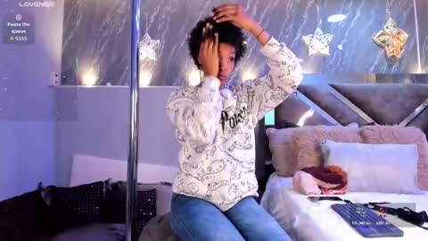 Snapshot of afroditagreenn chatting on January 14, 5:02 am Afrodita online show from January 14, 5:02 am