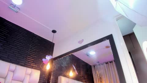 Snapshot of afroditagreenn chatting on February 16, 8:32 am Afrodita online show from February 16, 8:32 am