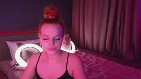 Snapshot of agatamoonlight chatting on February 7, 11:12 am Agata online show from February 7, 11:12 am