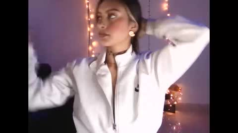 Snapshot of agathamoont chatting on March 4, 1:06 pm agathamoont online show from March 4, 1:06 pm