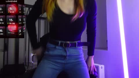 Snapshot of agelina_summer chatting on November 6, 5:47 pm Agelina Lilly Laura online show from November 6, 5:47 pm