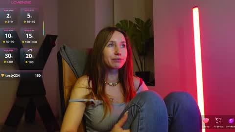 Snapshot of agelina_summer chatting on December 14, 6:45 pm Agelina Lilly Laura online show from December 14, 6:45 pm