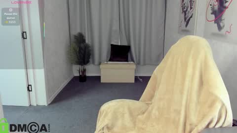 agnes wells online show from September 19, 12:02 am