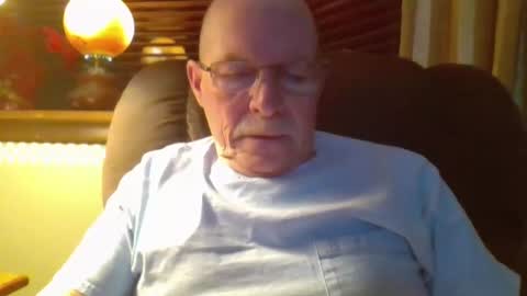 aguynrkfrd online show from December 2, 9:56 am