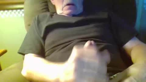 aguynrkfrd online show from January 3, 10:52 am