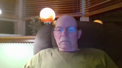 aguynrkfrd online show from October 5, 9:40 am