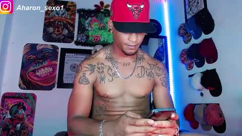 Aharon  Zamora online show from January 12, 10:56 am
