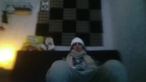 Snapshot of ahbehbi12 chatting on December 21, 5:29 pm ahbehbi12 online show from December 21, 5:29 pm