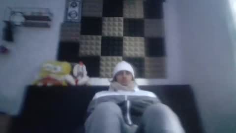 Snapshot of ahbehbi12 chatting on December 22, 3:00 pm ahbehbi12 online show from December 22, 3:00 pm