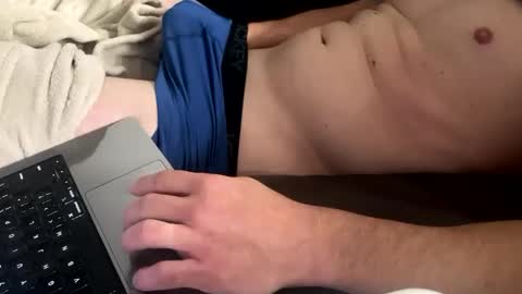 Snapshot of ahdjrucnsjwncnd chatting on December 4, 3:04 am Nick online show from December 4, 3:04 am