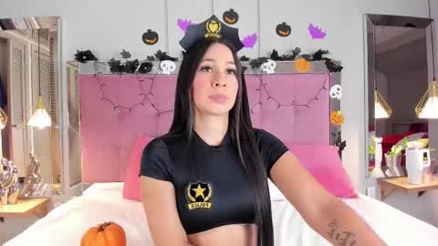 Snapshot of ahincale chatting on October 31, 8:21 pm AHINOA online show from October 31, 8:21 pm