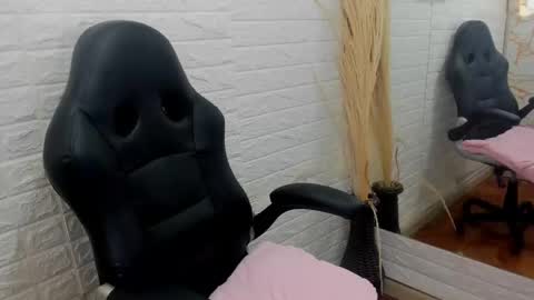 Ahisha online show from December 5, 2:00 pm