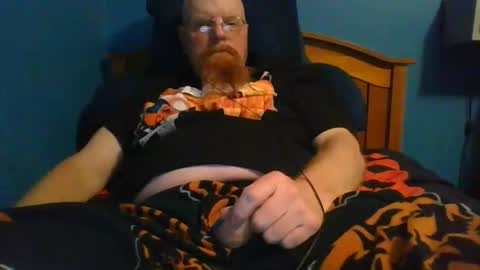 Snapshot of ahrnycumtoy chatting on November 24, 6:35 am hrnycummer online show from November 24, 6:35 am