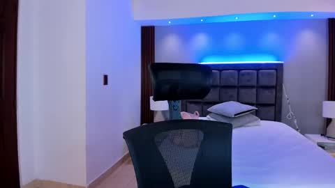 aidajoness online show from October 9, 12:03 pm