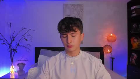 Snapshot of aidan_hale chatting on February 21, 4:40 am A H online show from February 21, 4:40 am