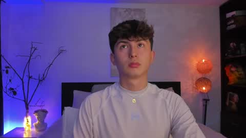 Snapshot of aidan_hale chatting on February 24, 3:02 am A H online show from February 24, 3:02 am